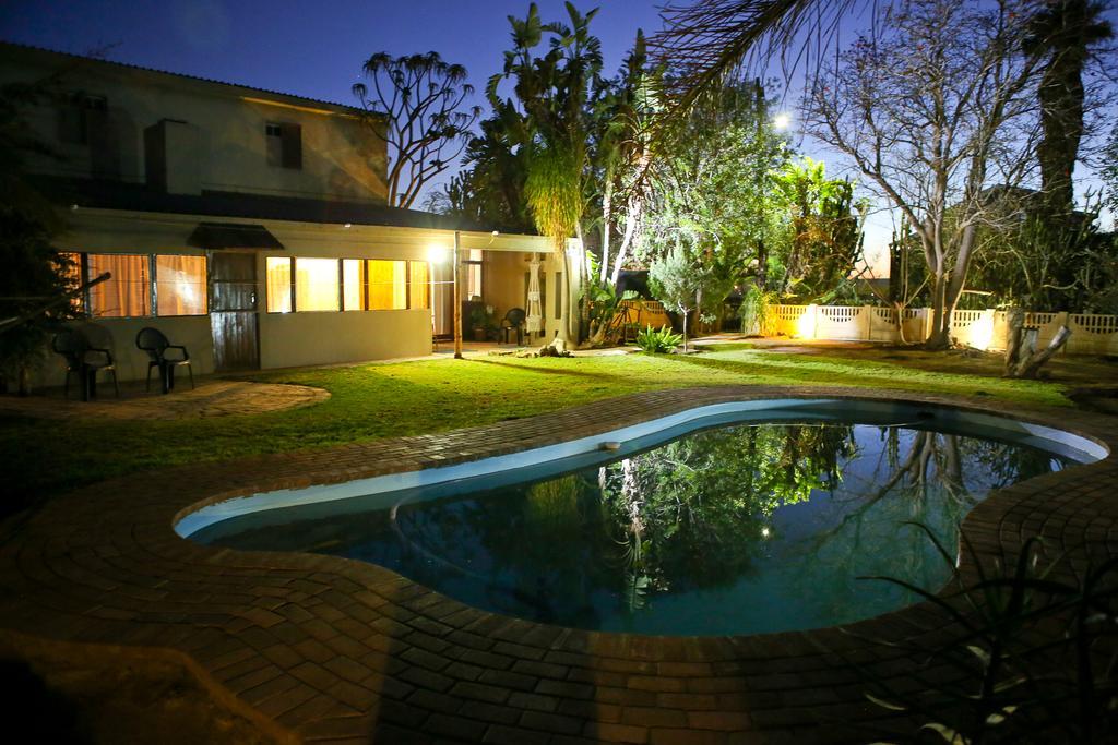 Oudtshoorn Homestay Accommodation エクステリア 写真