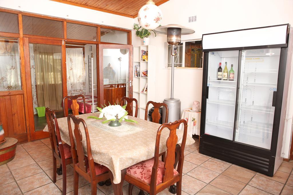 Oudtshoorn Homestay Accommodation エクステリア 写真