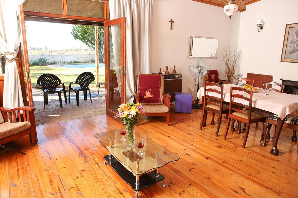 Oudtshoorn Homestay Accommodation エクステリア 写真