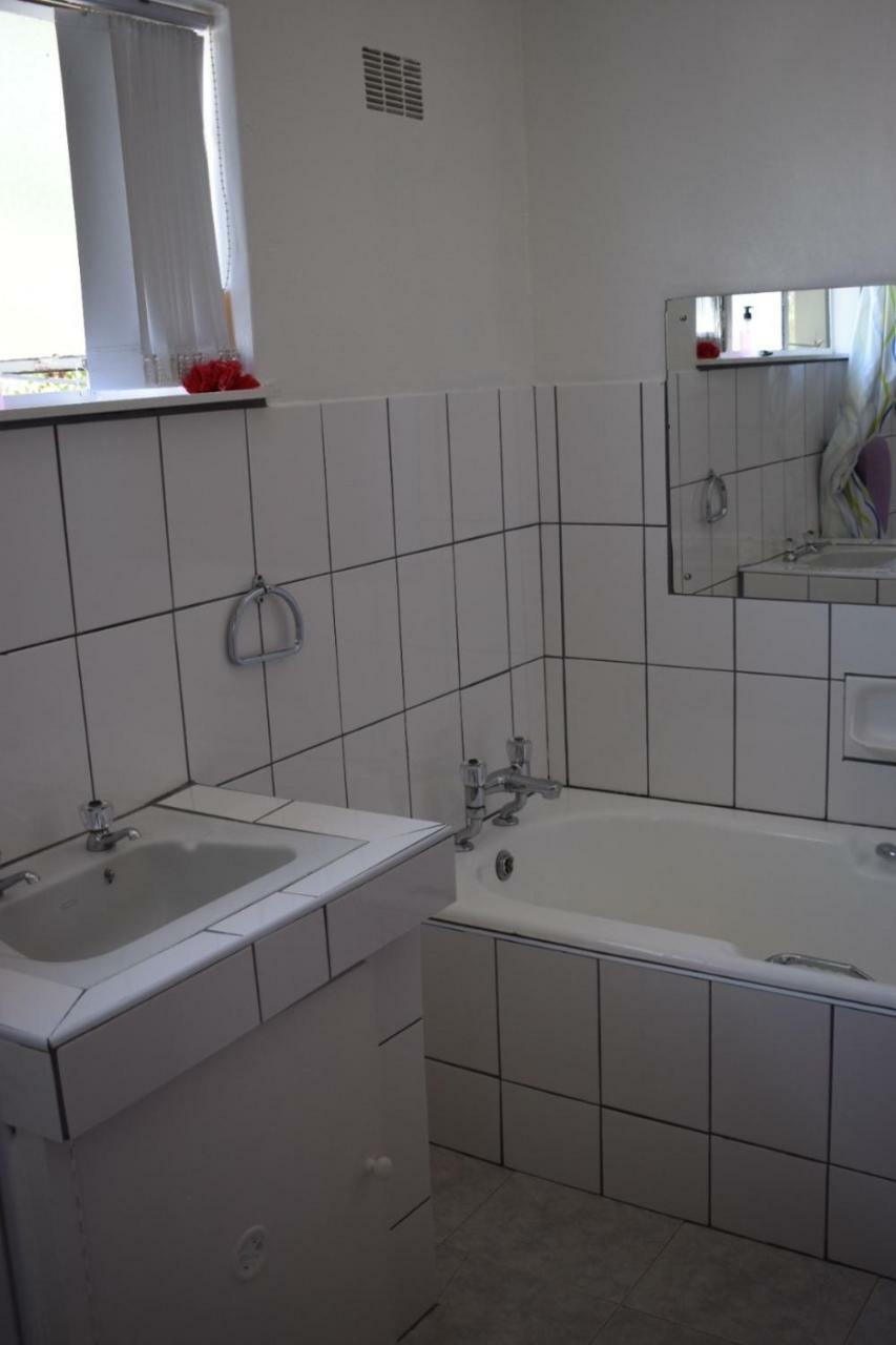 Oudtshoorn Homestay Accommodation エクステリア 写真
